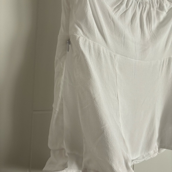 3/$45 Gathered Cap White Sleeveless Top - Picture 4 of 4